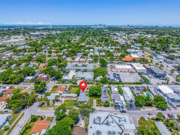 1845 Dixieanna St, Hollywood FL 33020