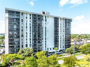2500 NE 135th St B506, North Miami FL 33181
