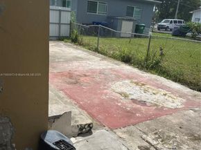 7130 NW 21st Ct, Miami FL 33147