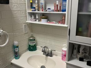 7130 NW 21st Ct, Miami FL 33147