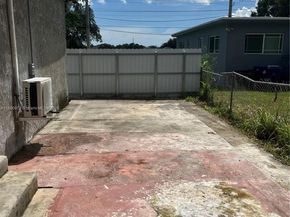7130 NW 21st Ct, Miami FL 33147