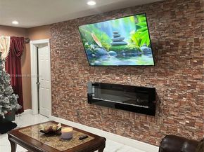 7130 NW 21st Ct, Miami FL 33147