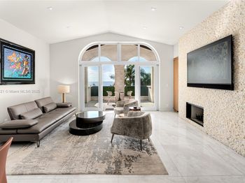 2042 Fisher Island Dr