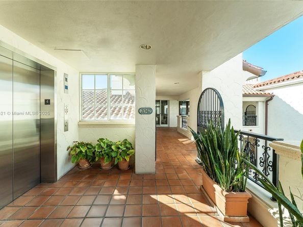 2042 Fisher Island Dr 2042, Miami Beach FL 33109