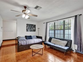 5380 SW 8th Ct, Plantation FL 33317