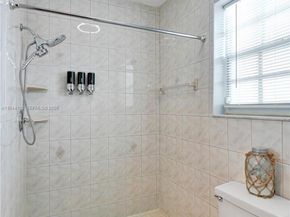 5380 SW 8th Ct, Plantation FL 33317