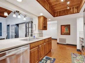 5380 SW 8th Ct, Plantation FL 33317