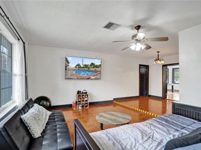 5380 SW 8th Ct, Plantation FL 33317