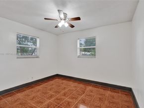 5380 SW 8th Ct, Plantation FL 33317