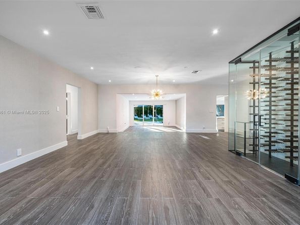 10618 NE 11th ct, Miami Shores FL 33138