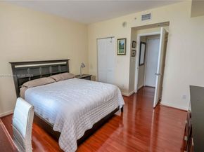 325 S Biscayne Blvd 3918, Miami FL 33131