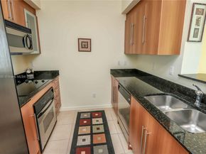 325 S Biscayne Blvd 3918, Miami FL 33131
