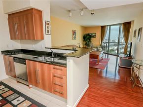 325 S Biscayne Blvd 3918, Miami FL 33131