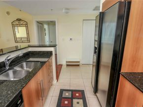 325 S Biscayne Blvd 3918, Miami FL 33131