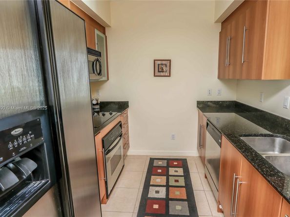 325 S Biscayne Blvd 3918, Miami FL 33131