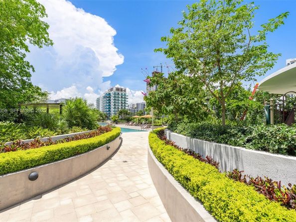 700 NE 24 street 2003, Miami FL 33137