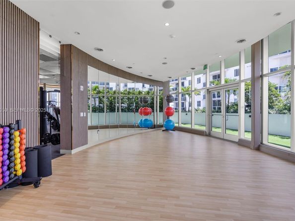 700 NE 24 street 2003, Miami FL 33137