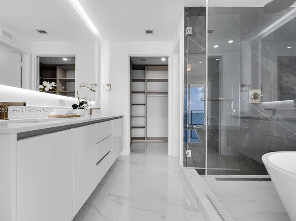 700 NE 24 street 2003, Miami FL 33137