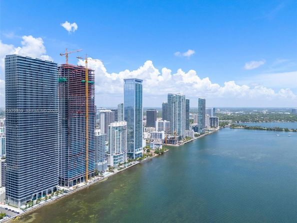 700 NE 24 street 2003, Miami FL 33137