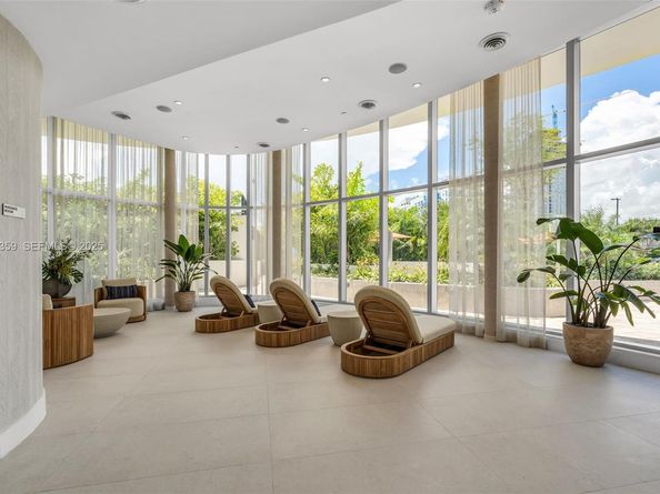 700 NE 24 street 2003, Miami FL 33137