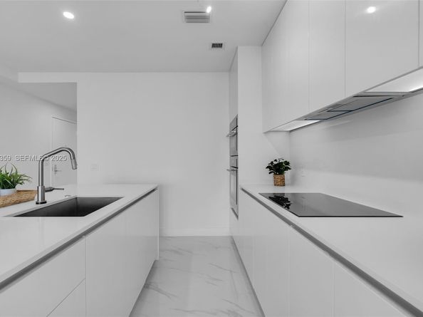 700 NE 24 street 2003, Miami FL 33137