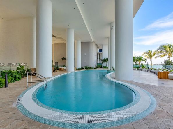 700 NE 24 street 2003, Miami FL 33137