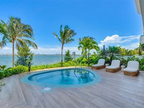 700 NE 24 street 2003, Miami FL 33137