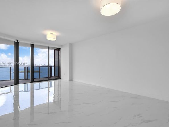 700 NE 24 street 2003, Miami FL 33137