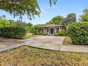 1081 NE 132nd St, North Miami FL 33161
