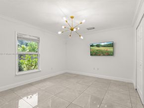 1081 NE 132nd St, North Miami FL 33161
