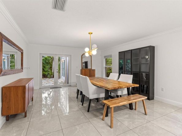 1081 NE 132nd St, North Miami FL 33161