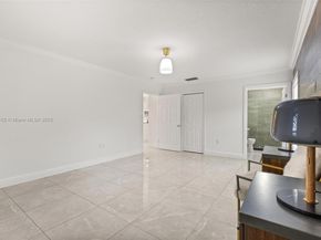 1081 NE 132nd St, North Miami FL 33161