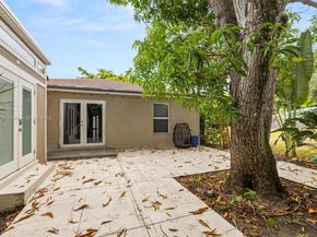 1081 NE 132nd St, North Miami FL 33161