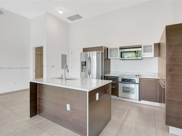 1900 N Bayshore Dr 507, Miami FL 33132