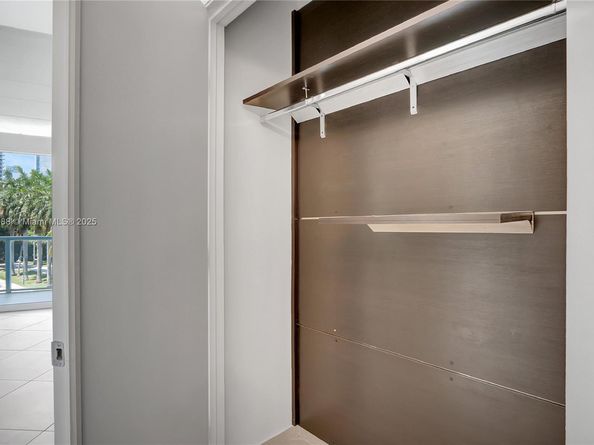 1900 N Bayshore Dr 507, Miami FL 33132