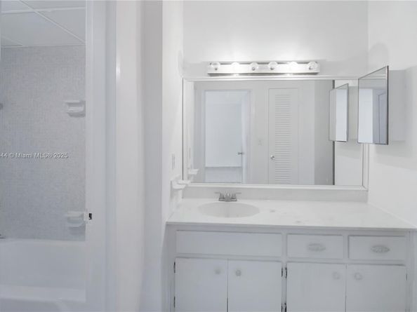 800 West Ave 937, Miami Beach FL 33139