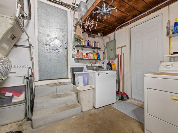 2460 SW 24th St, Miami FL 33145