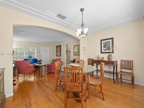 2460 SW 24th St, Miami FL 33145