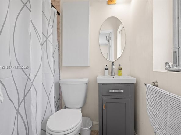 2460 SW 24th St, Miami FL 33145