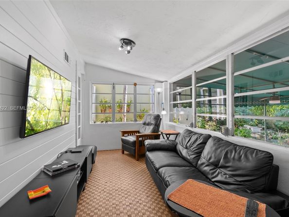 2460 SW 24th St, Miami FL 33145