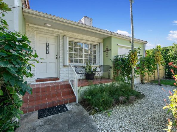 2460 SW 24th St, Miami FL 33145