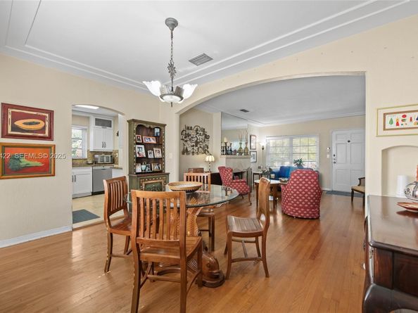 2460 SW 24th St, Miami FL 33145