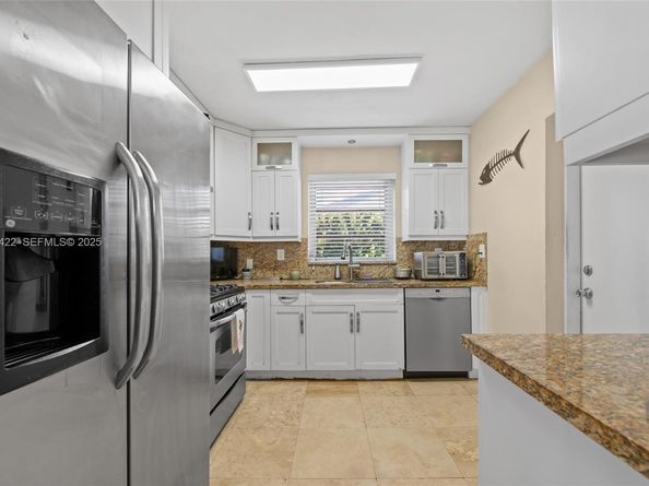 2460 SW 24th St, Miami FL 33145