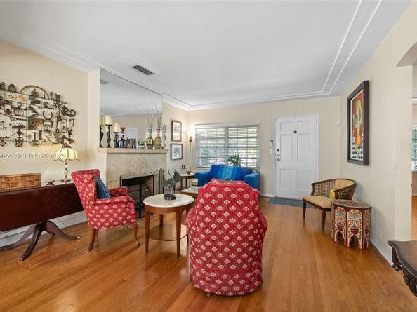 2460 SW 24th St, Miami FL 33145