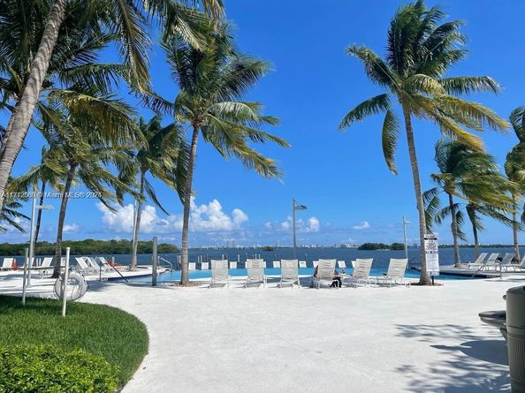 680 NE 64th St A506, Miami FL 33138