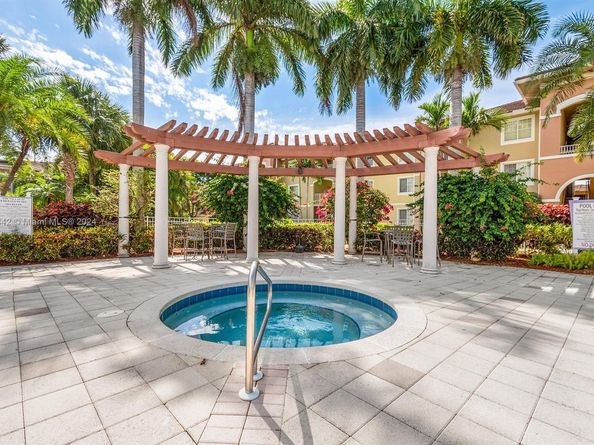 6492 Emerald Dunes Dr 206, West Palm Beach FL 33411