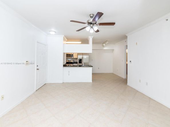 6492 Emerald Dunes Dr 206, West Palm Beach FL 33411