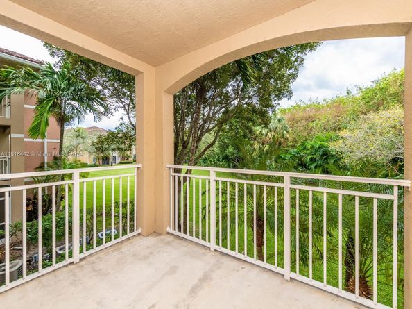 6492 Emerald Dunes Dr 206, West Palm Beach FL 33411