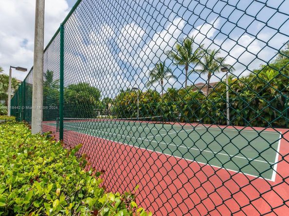 6492 Emerald Dunes Dr 206, West Palm Beach FL 33411