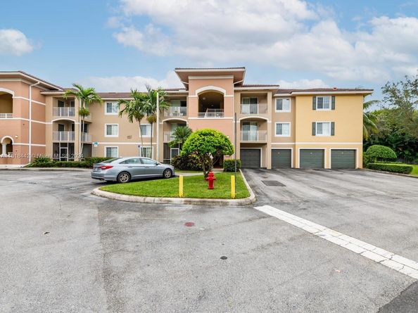 6492 Emerald Dunes Dr 206, West Palm Beach FL 33411